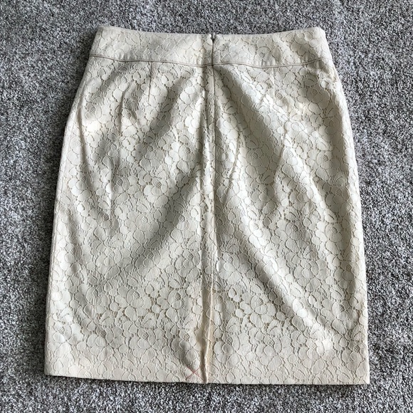 Talbots cream lace pencil skirt, size 2 petite - Picture 6 of 6